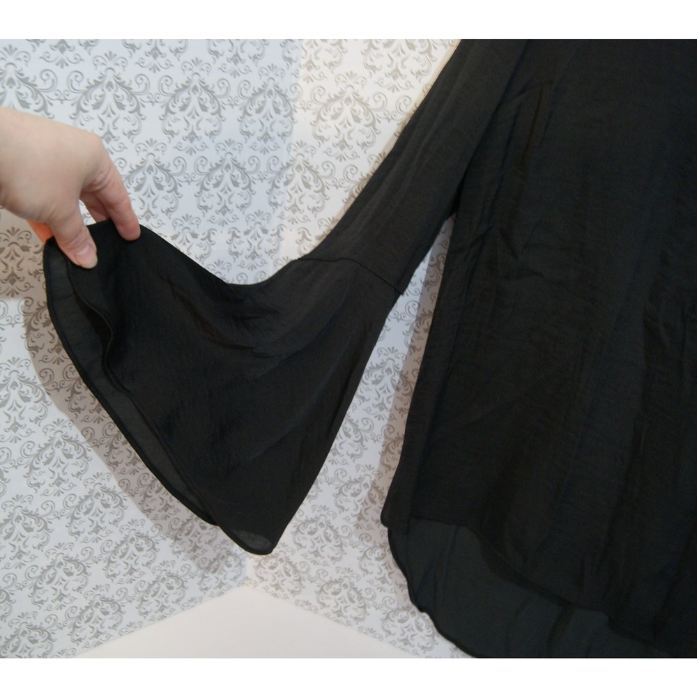 Simply Vera Vera Wang Small Black Top Bell Sleeves Flowy V Neck Soft Feminine